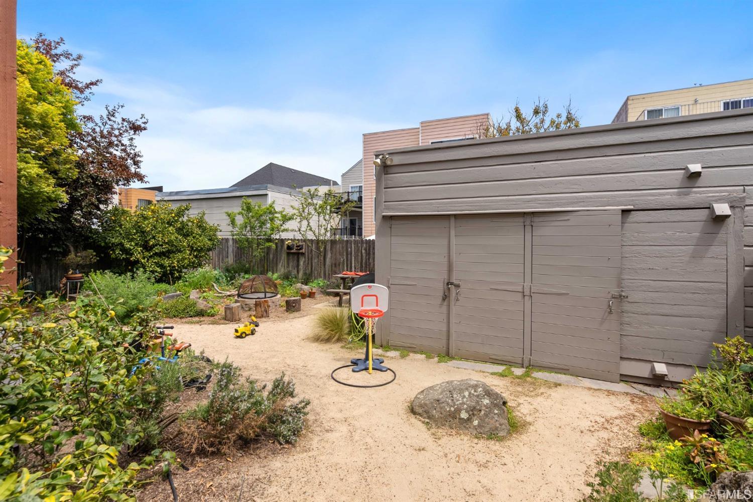 738 6th Avenue Unit: 6