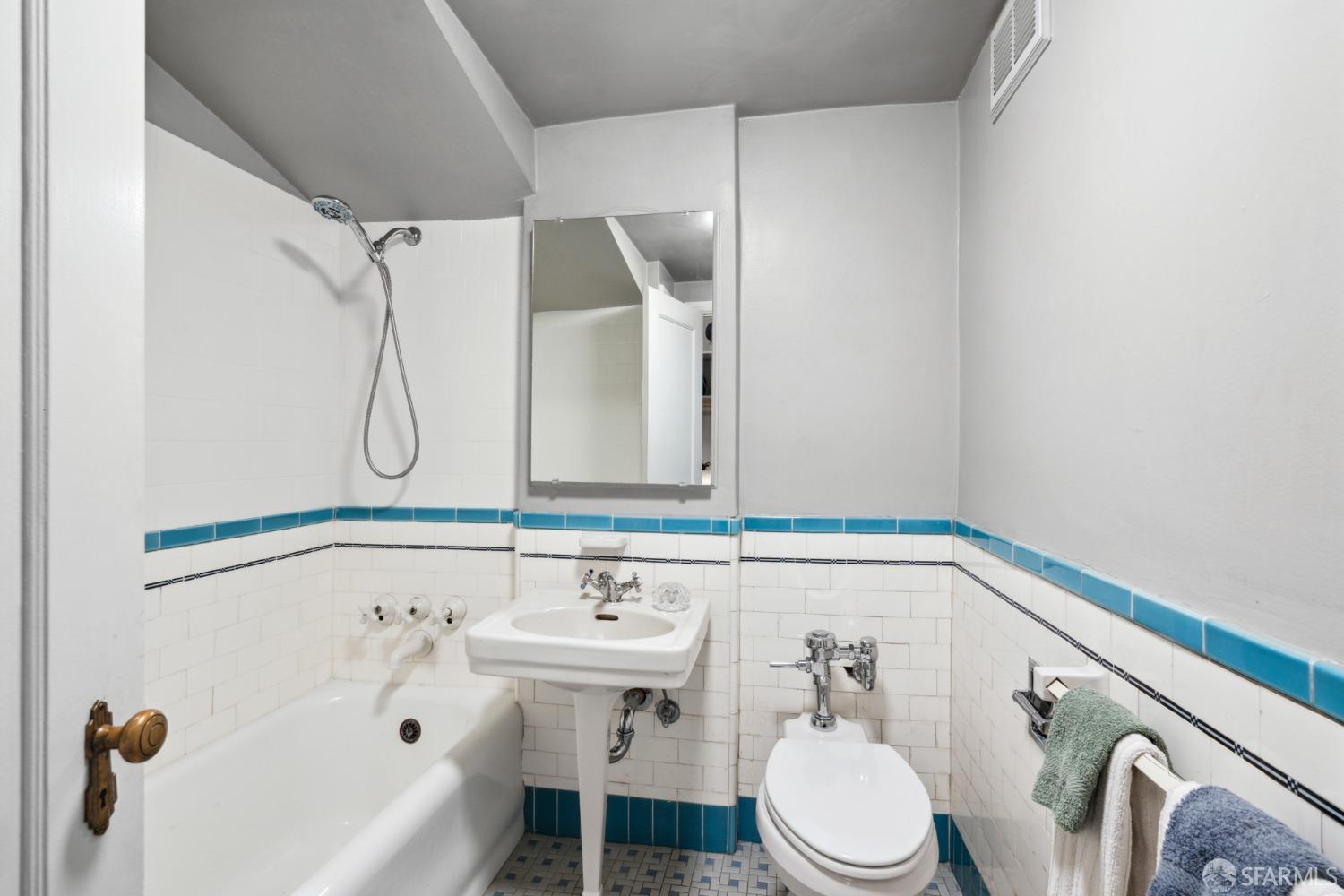 631 Ofarrell Street Unit: 811