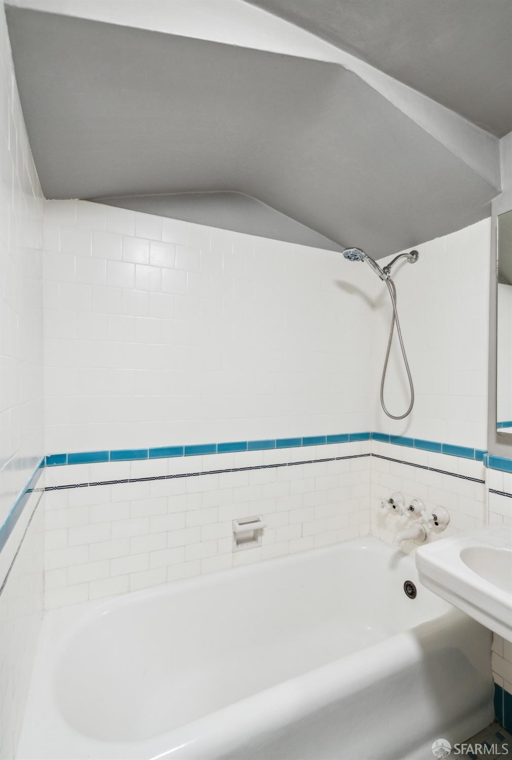 631 Ofarrell Street Unit: 811