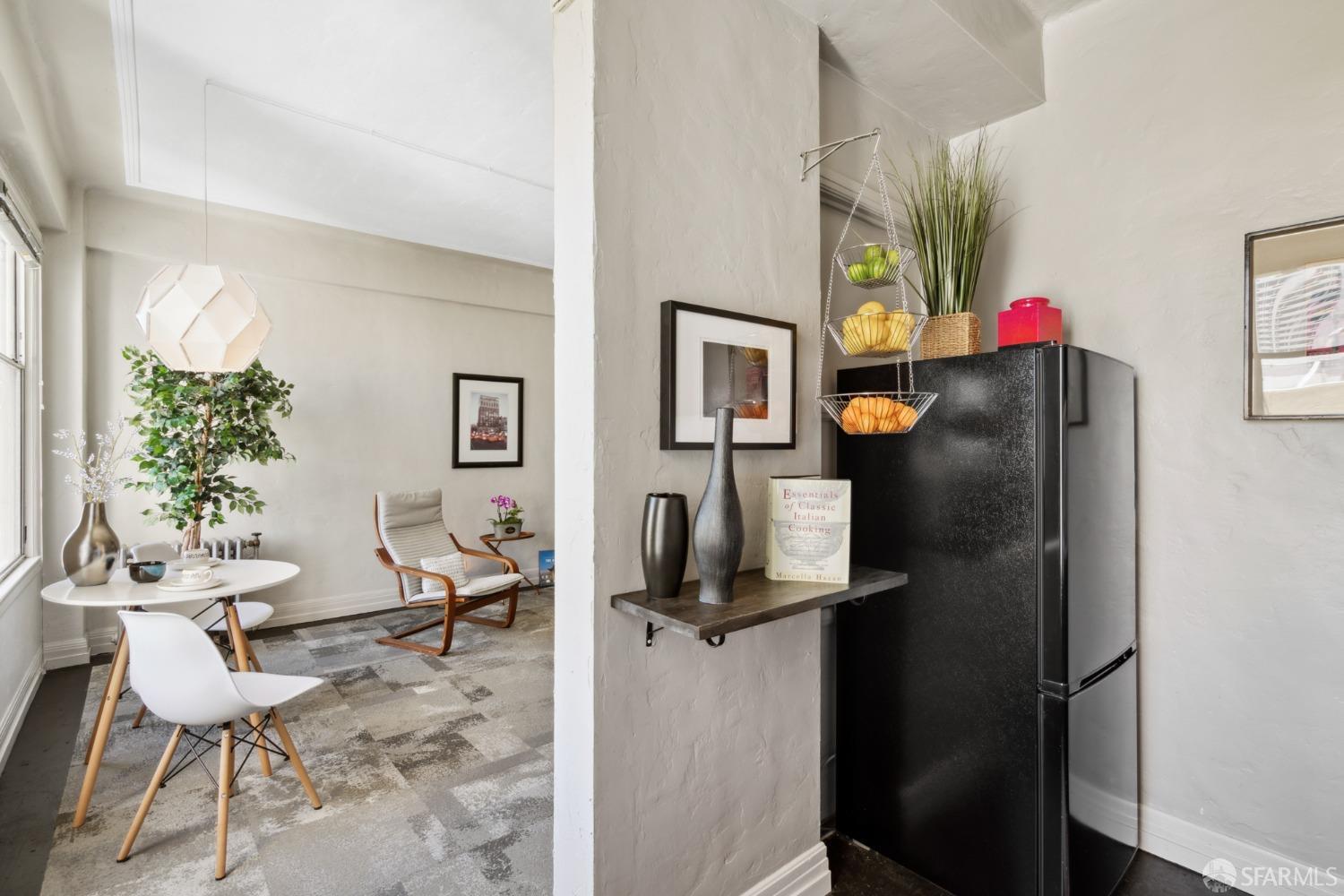 631 Ofarrell Street Unit: 811