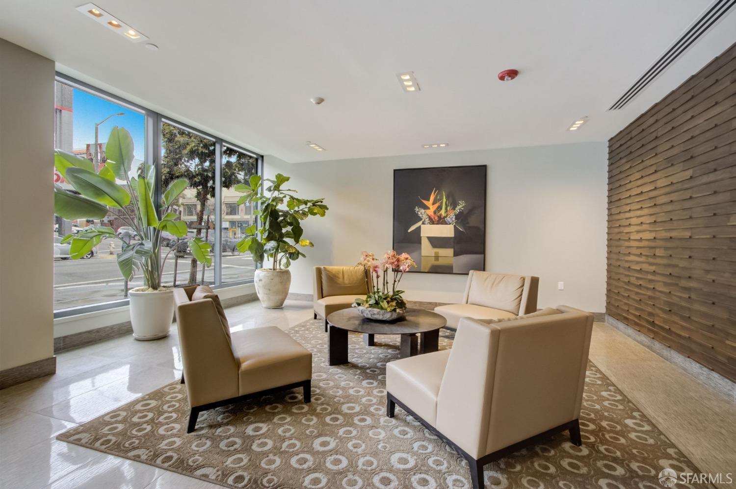 1450 Franklin Street Unit: 1002