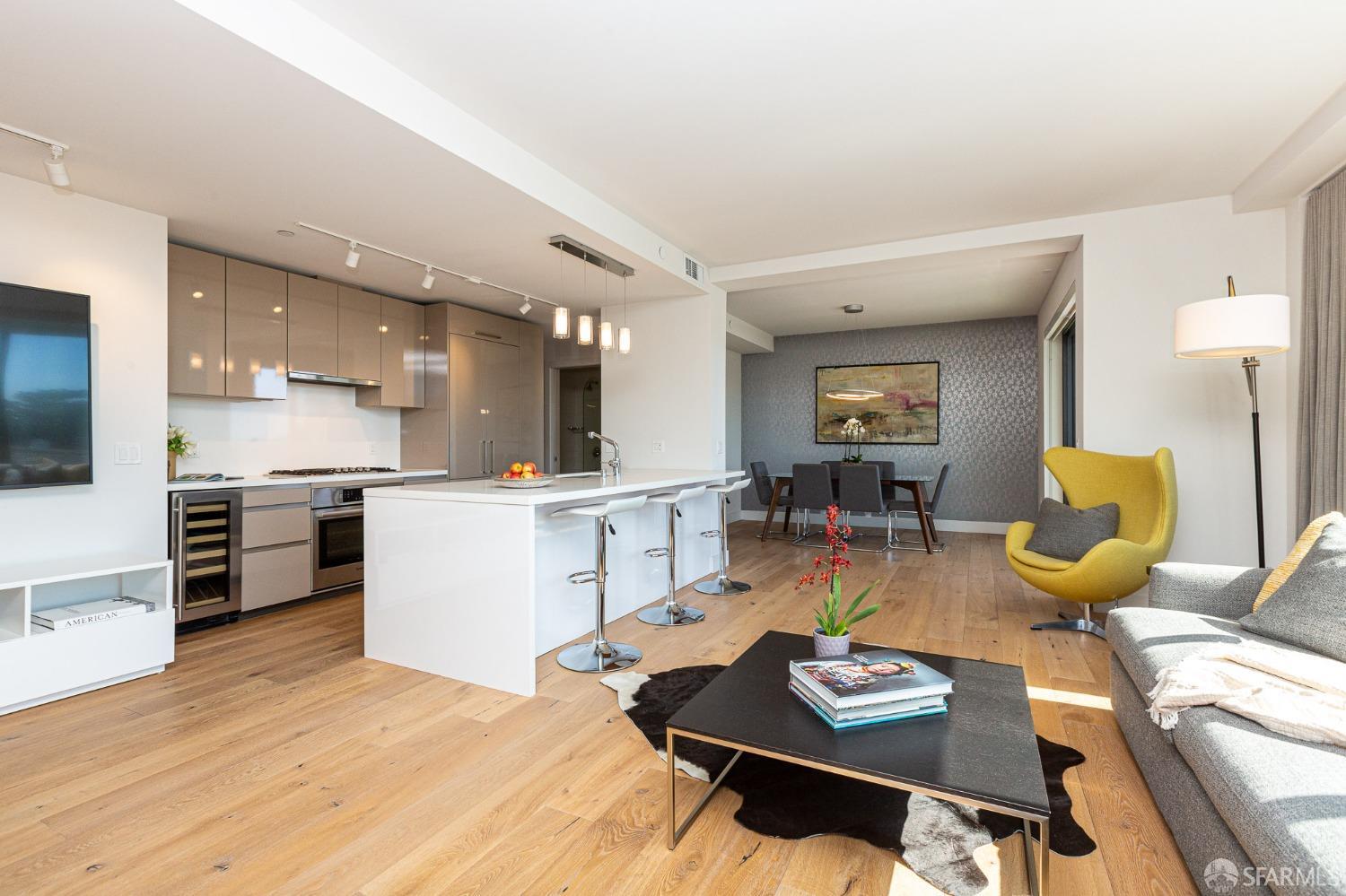 1450 Franklin Street Unit: 1002