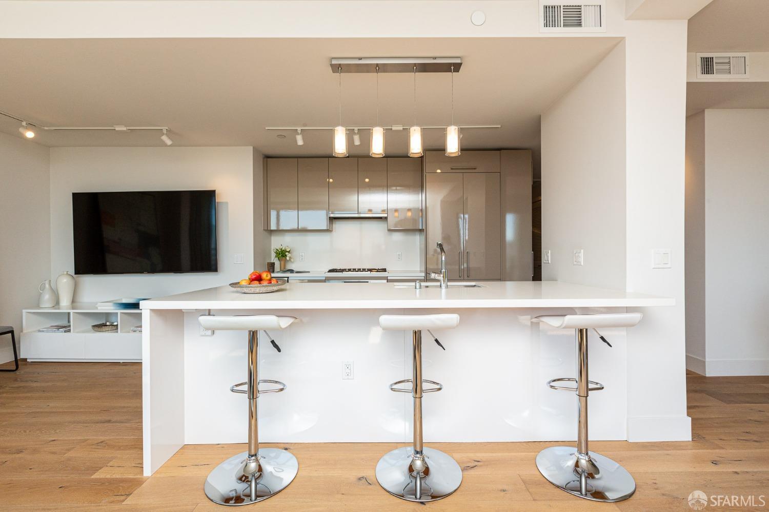 1450 Franklin Street Unit: 1002