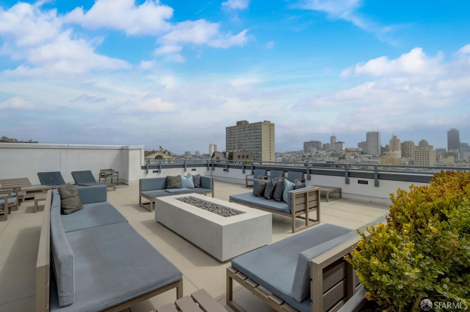 1450 Franklin Street Unit: 1002