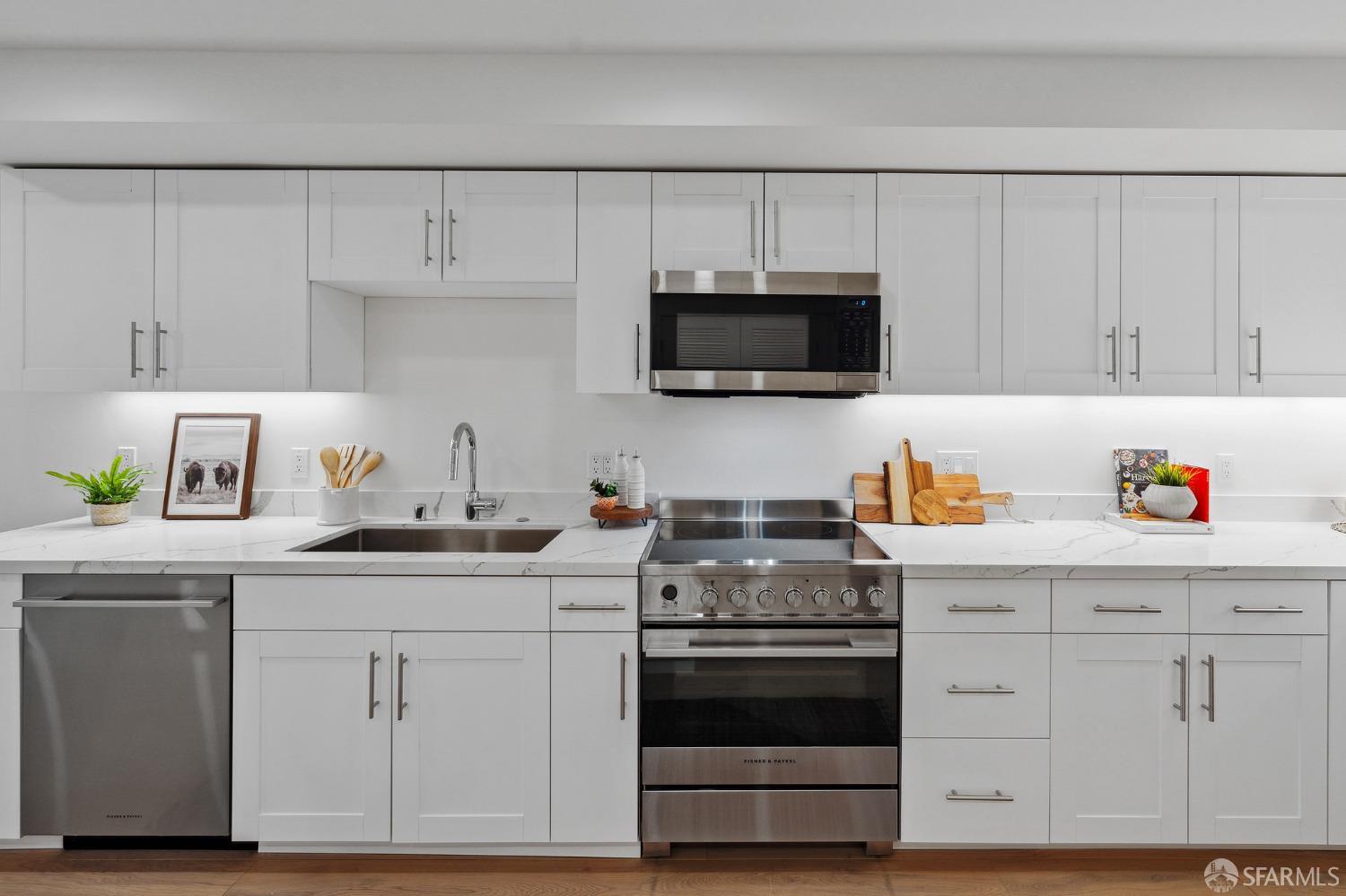 1624 Larkin Street Unit: 4