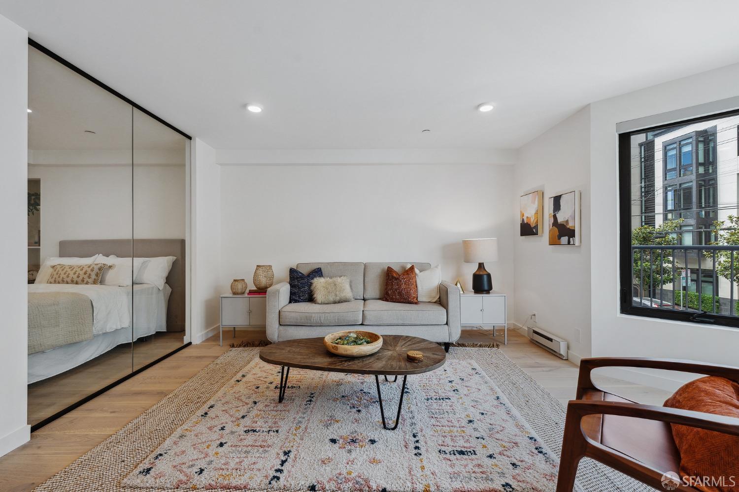 1624 Larkin Street Unit: 4