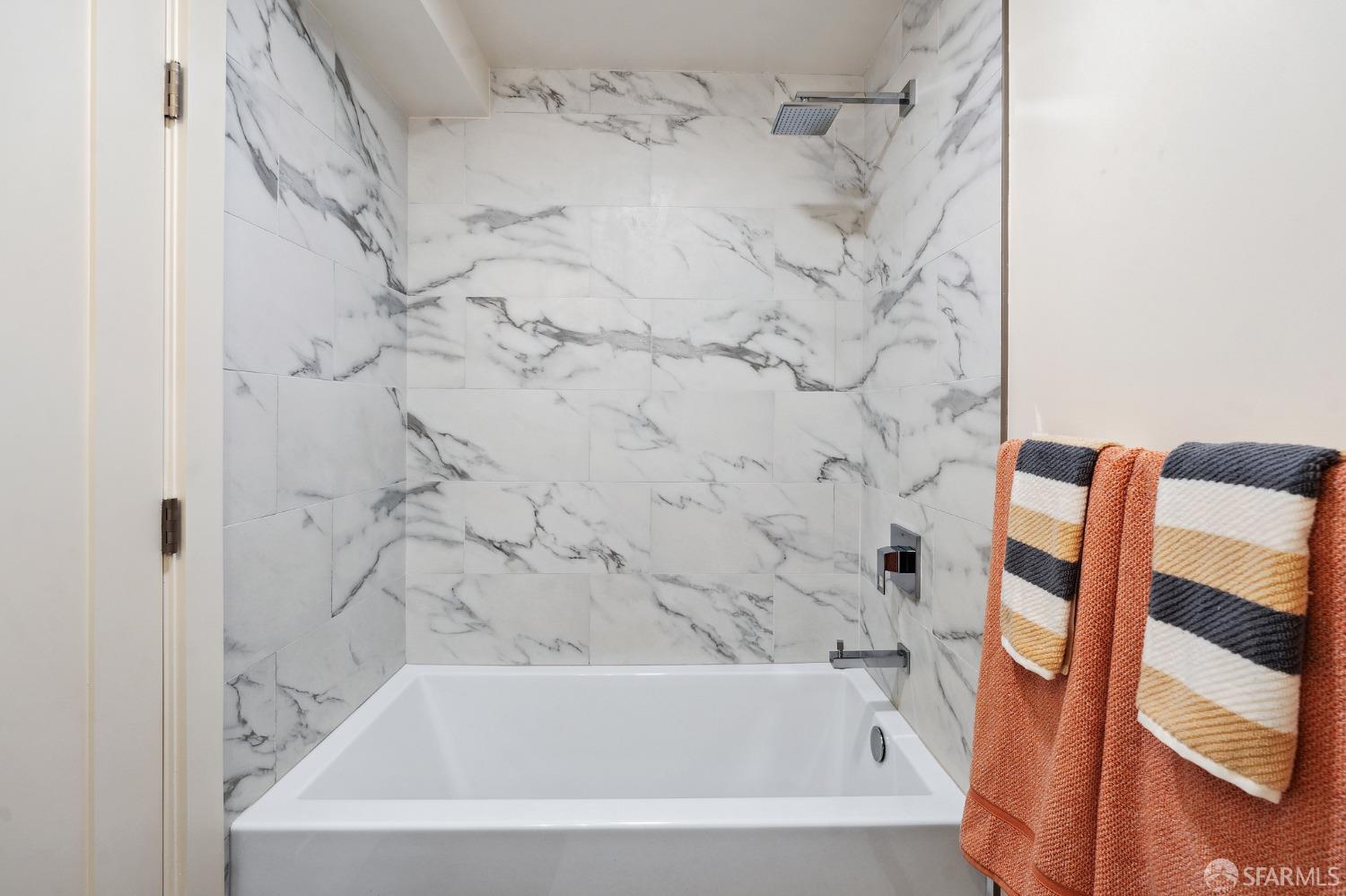 1624 Larkin Street Unit: 4