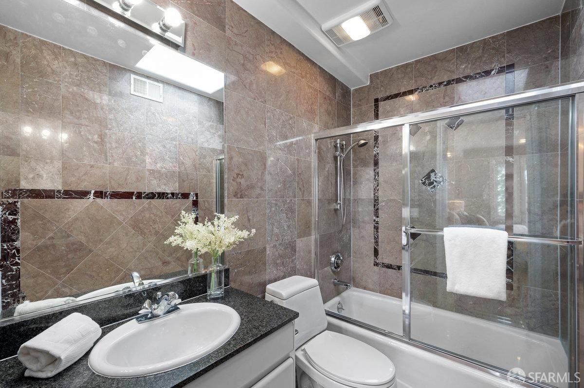 548 Duncan Street Unit: 201