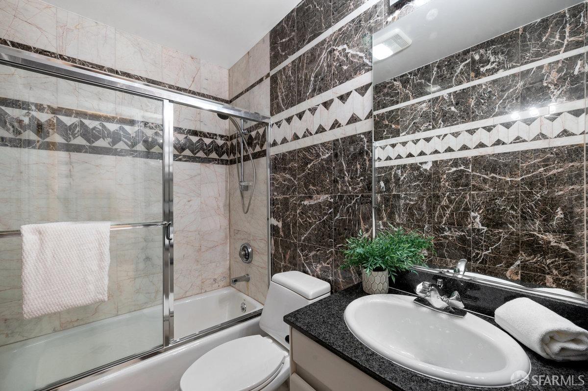 548 Duncan Street Unit: 201