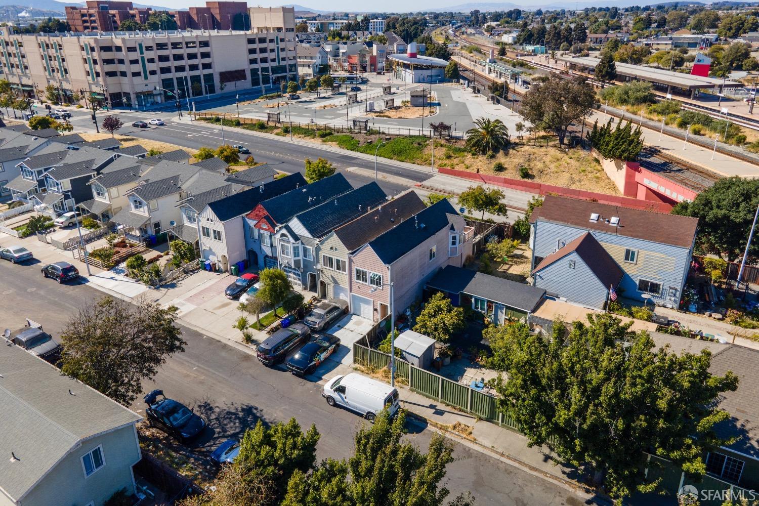 1723 Livingston Lane