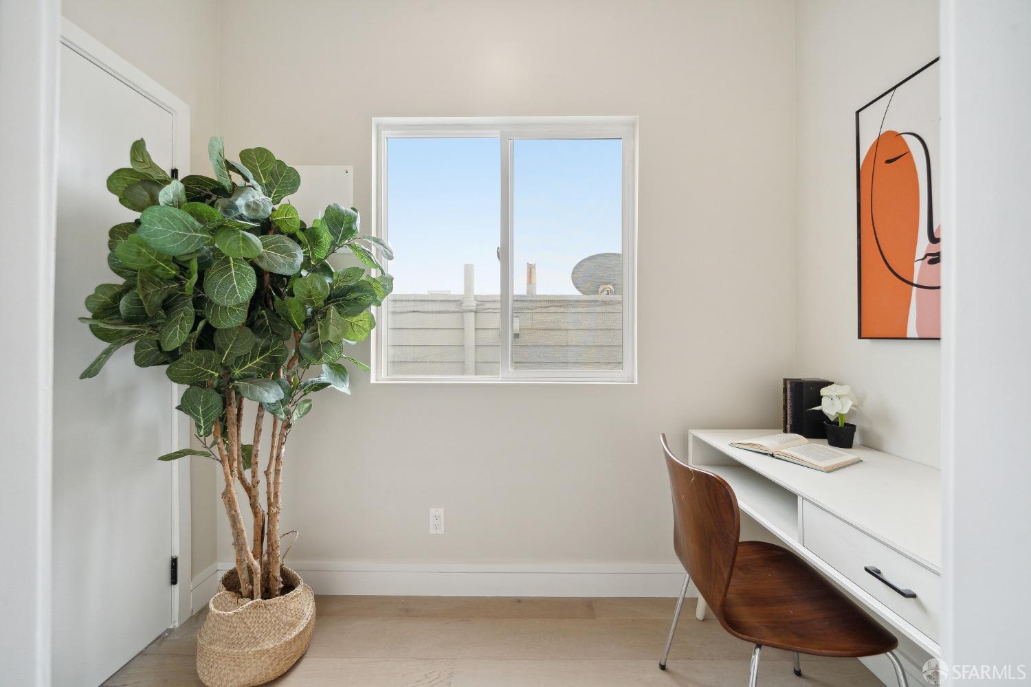 1492 Larkin Street Unit: 7