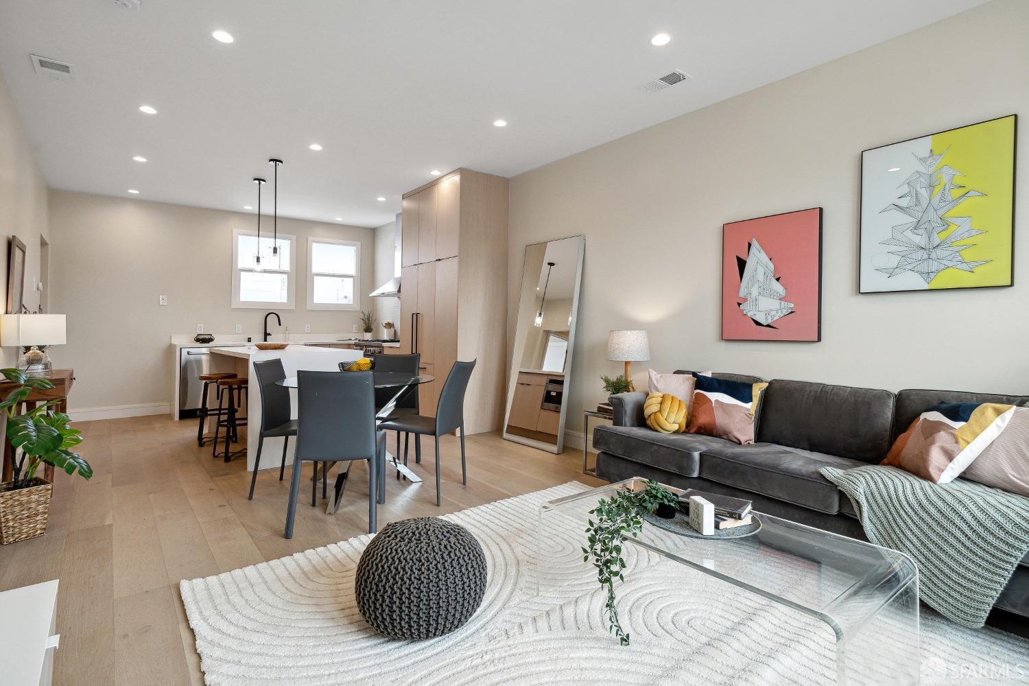 1492 Larkin Street Unit: 7
