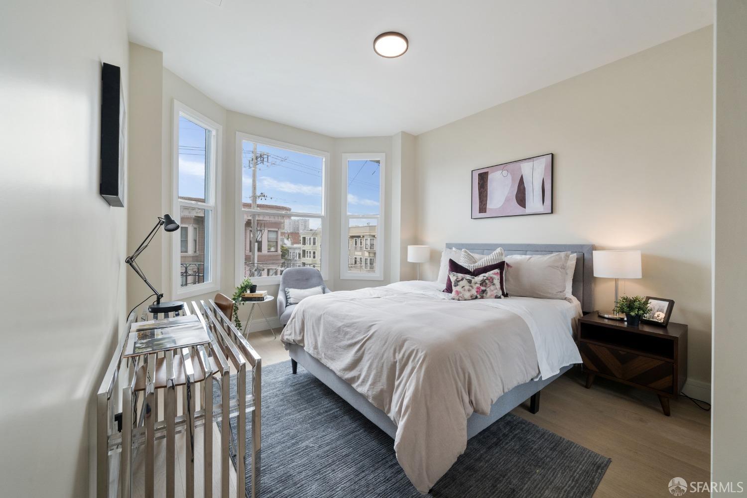 1492 Larkin Street Unit: 7