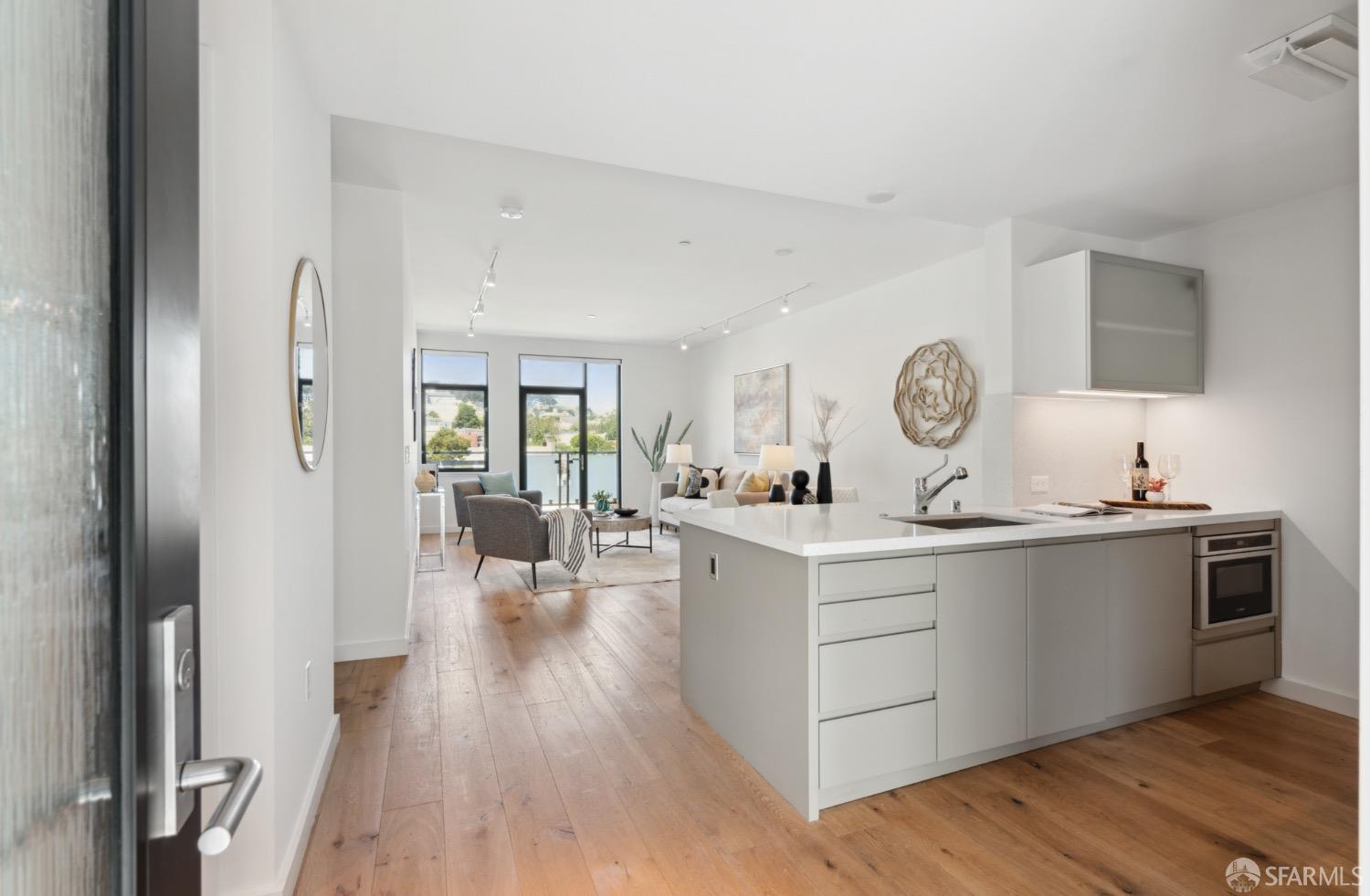 580 Hayes Street Unit: 504