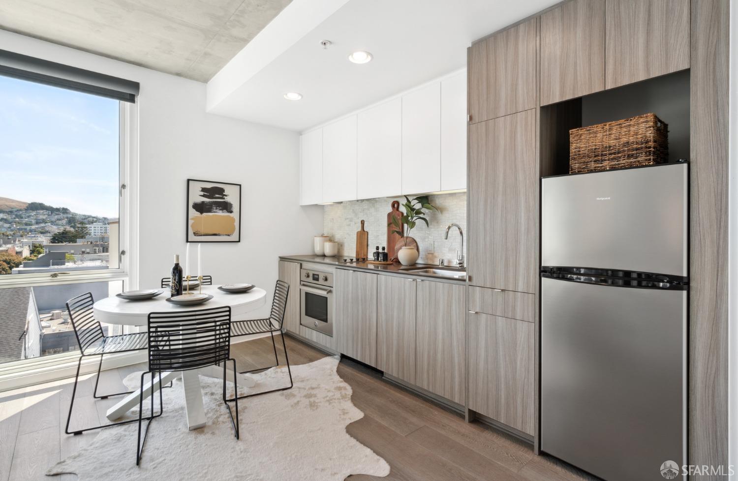 45 Bartlett Street Unit: 713