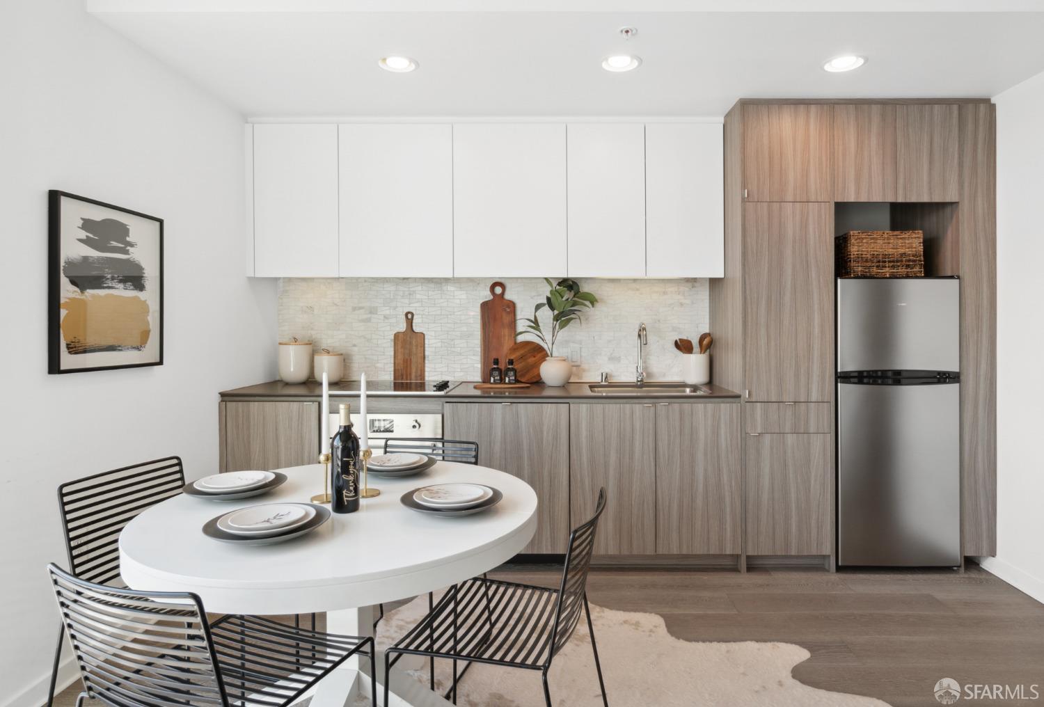 45 Bartlett Street Unit: 713