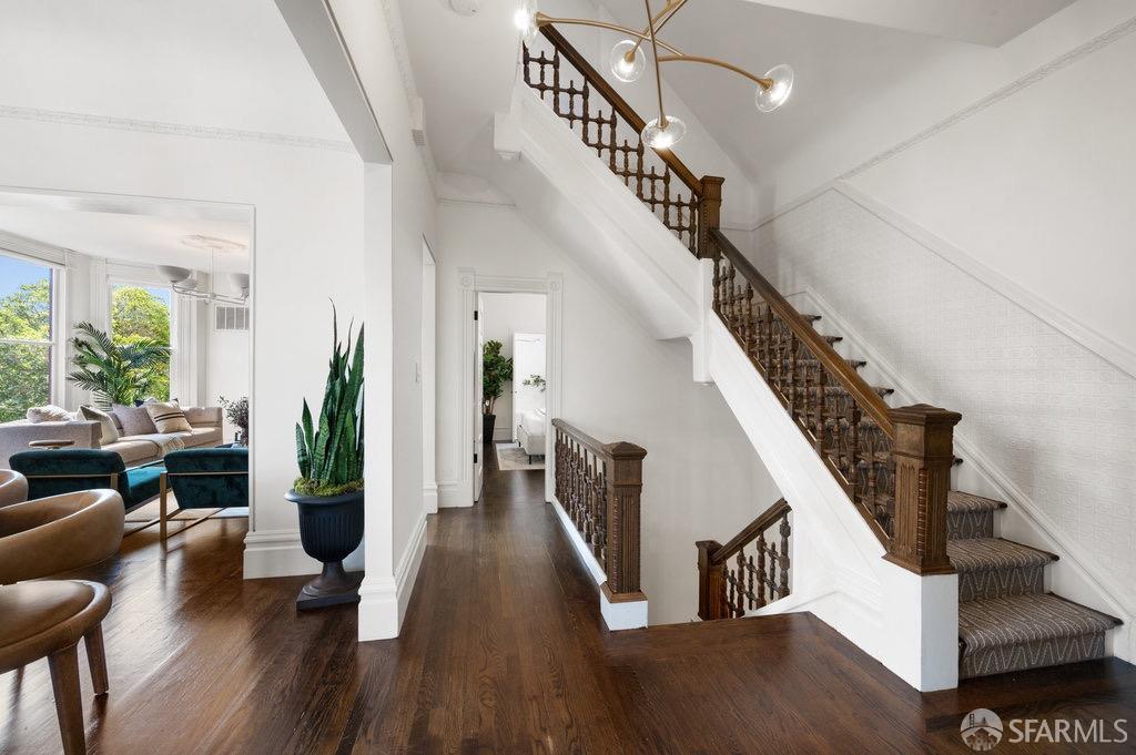 605 Waller Street