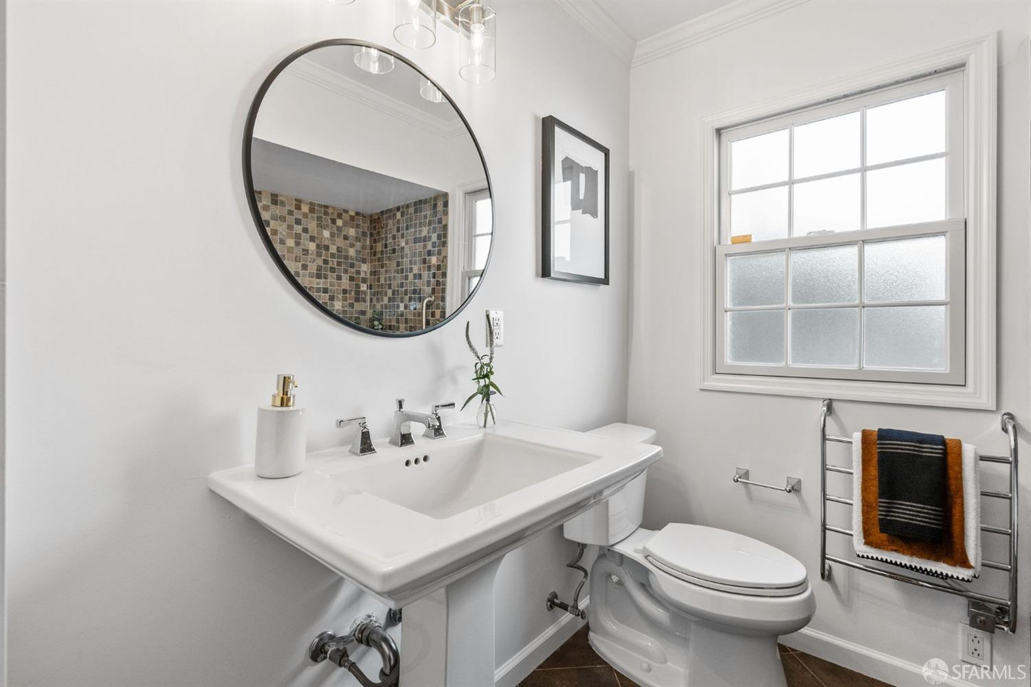 2842 Fernwood Street