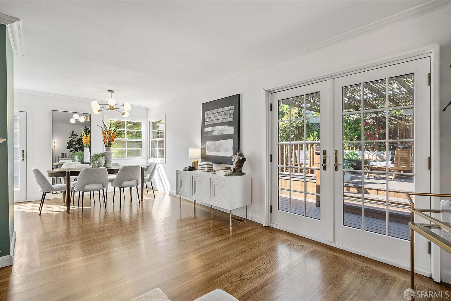 2842 Fernwood Street