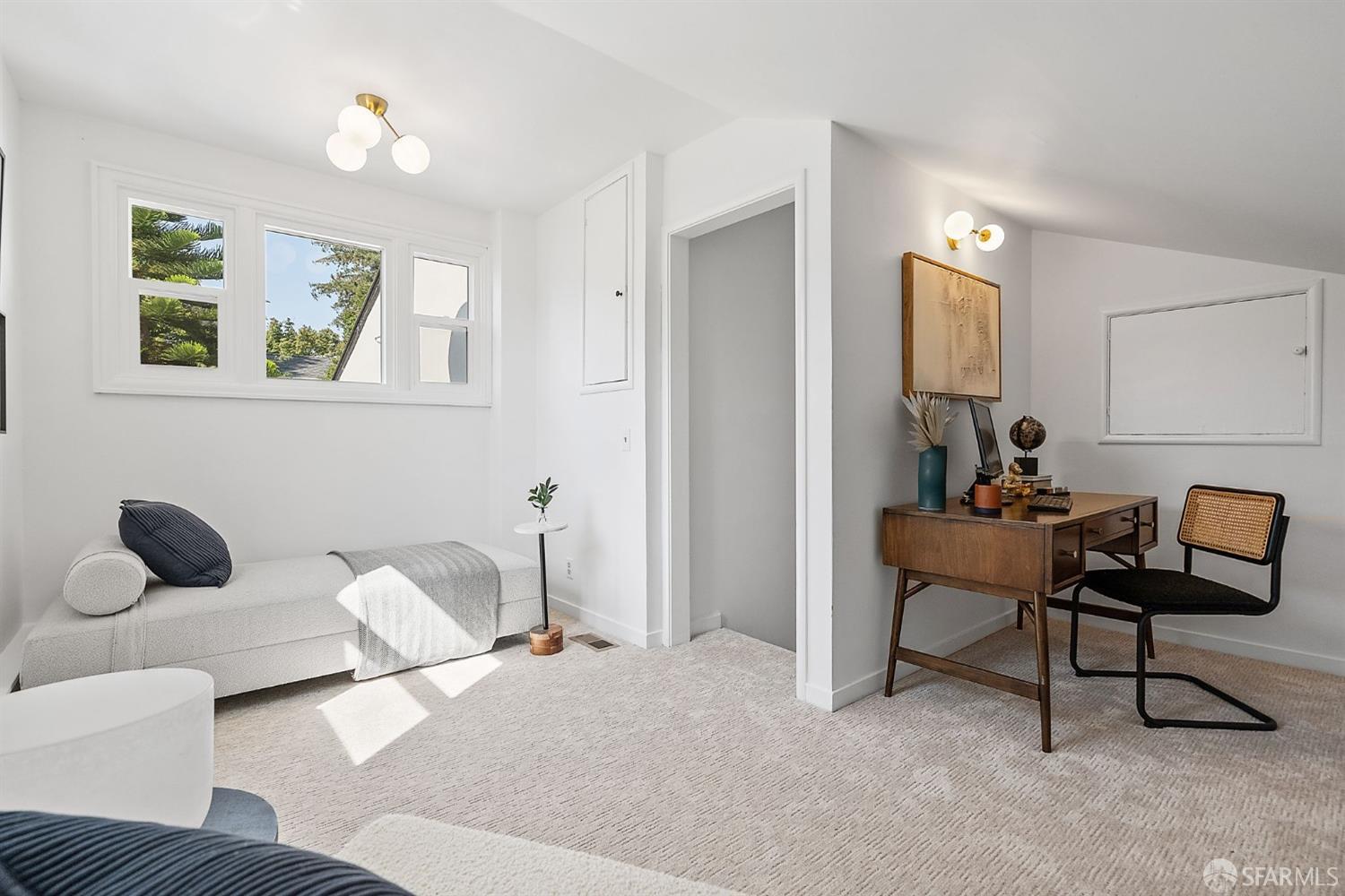 2842 Fernwood Street