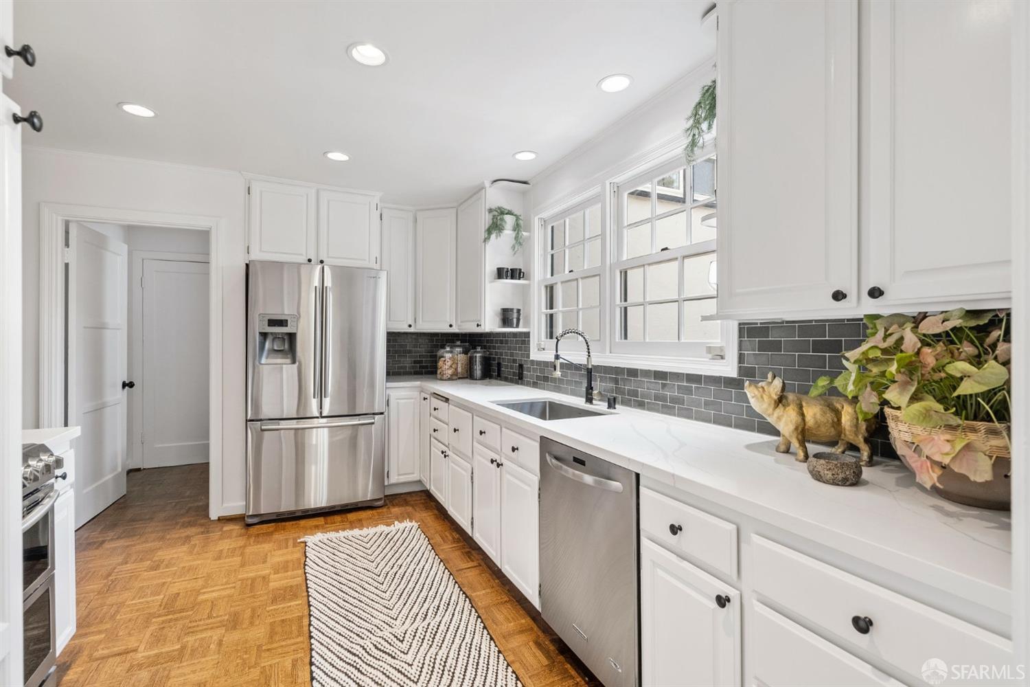 2842 Fernwood Street