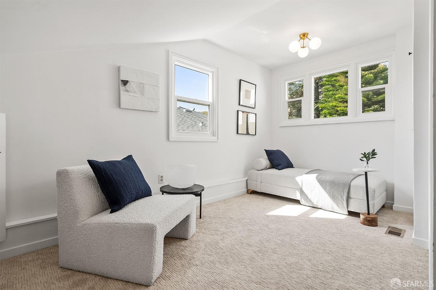 2842 Fernwood Street