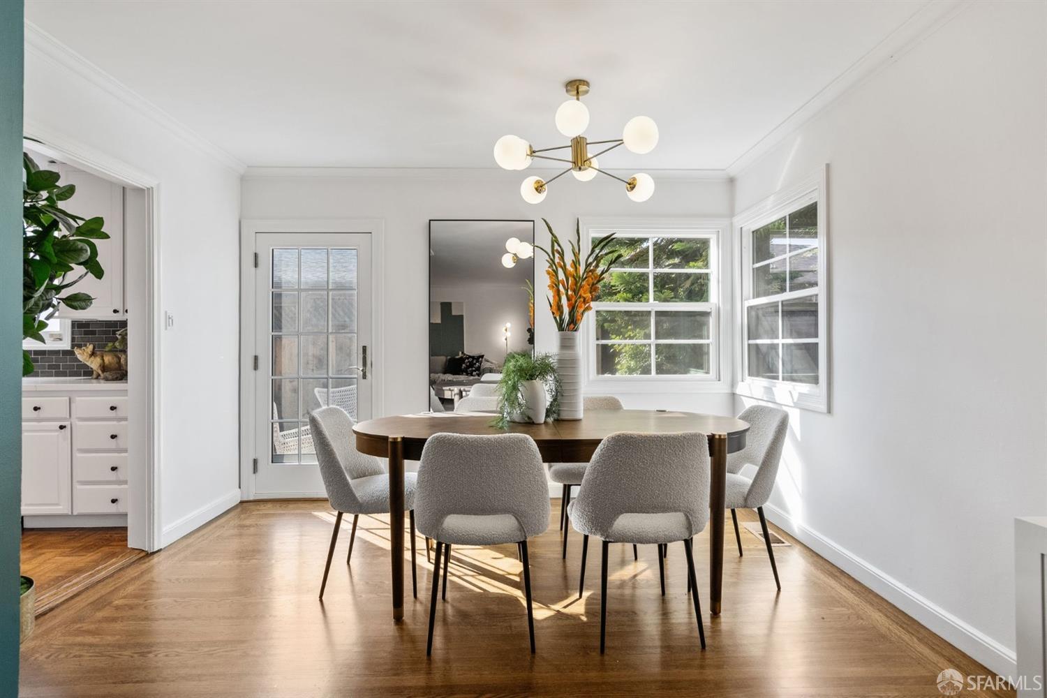 2842 Fernwood Street