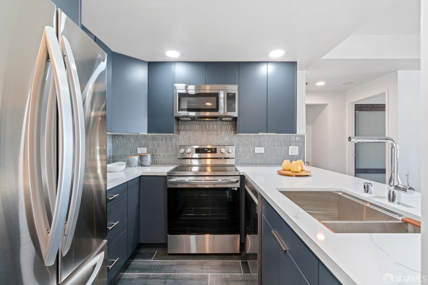 601 Van Ness Avenue Unit: 801