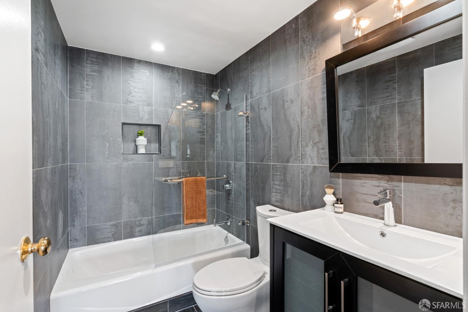 601 Van Ness Avenue Unit: 801