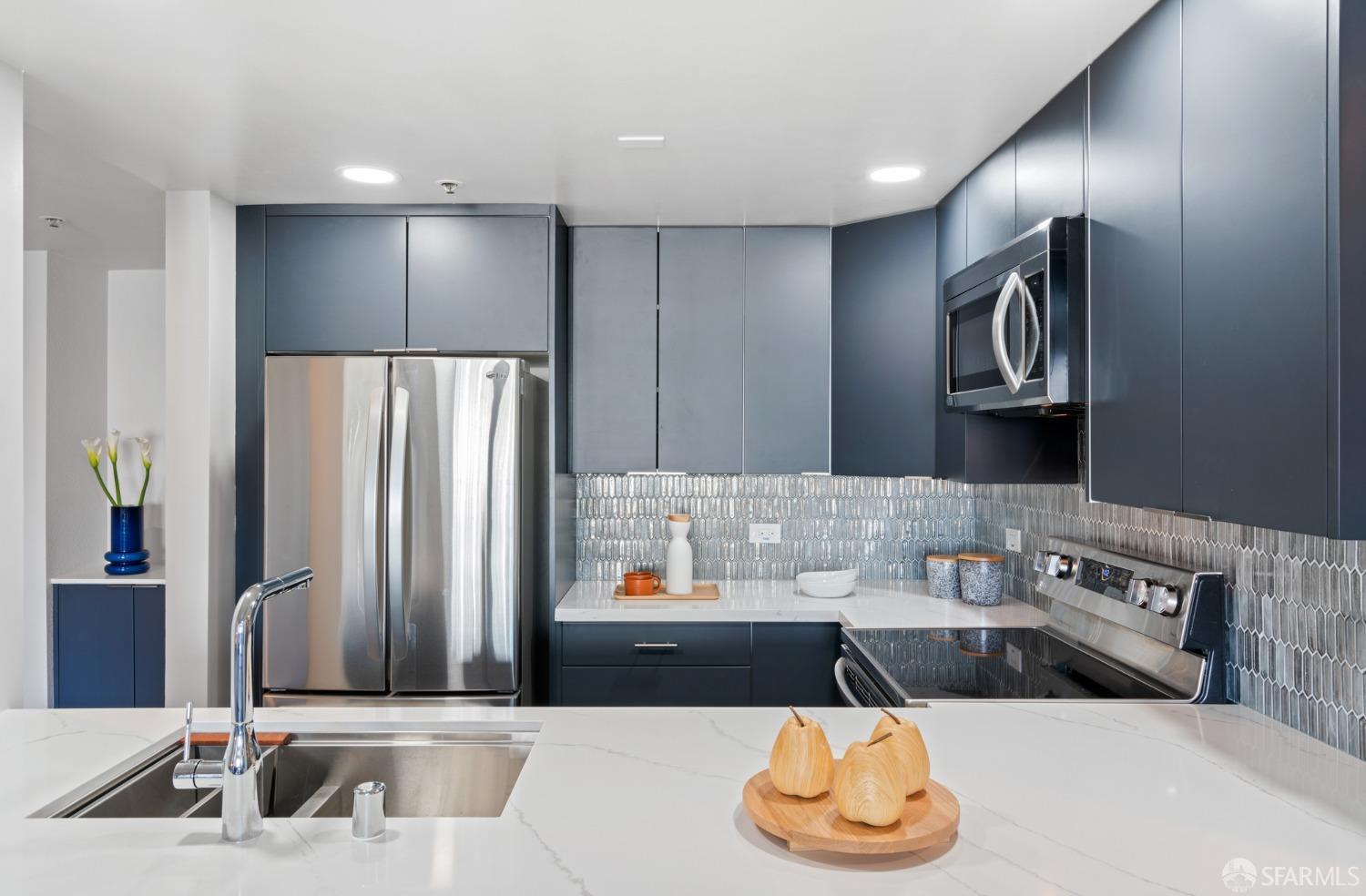 601 Van Ness Avenue Unit: 801