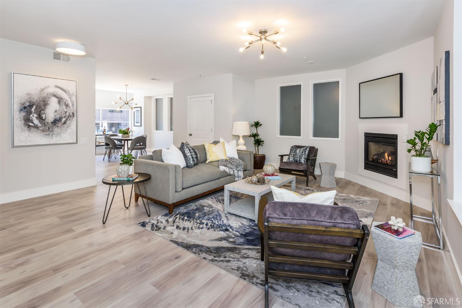 638 19th Street Unit: 8