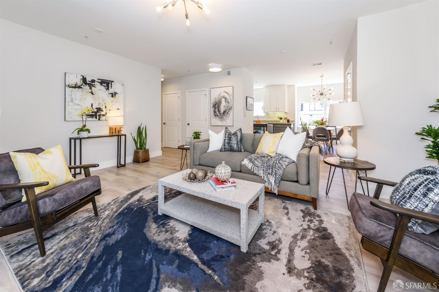 638 19th Street Unit: 8