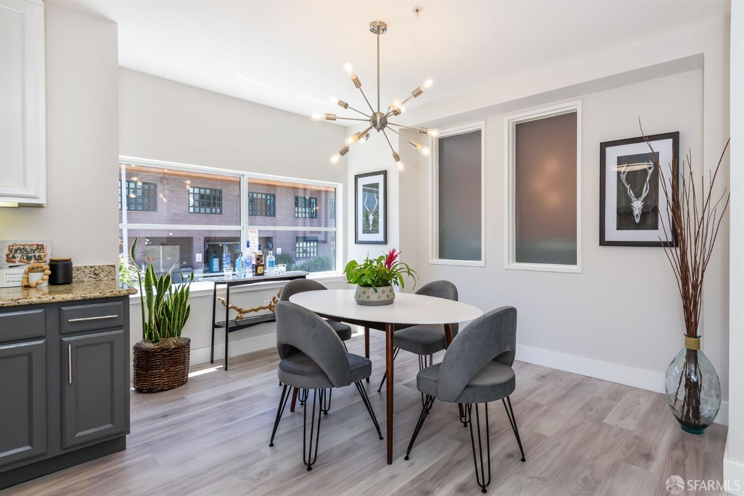 638 19th Street Unit: 8