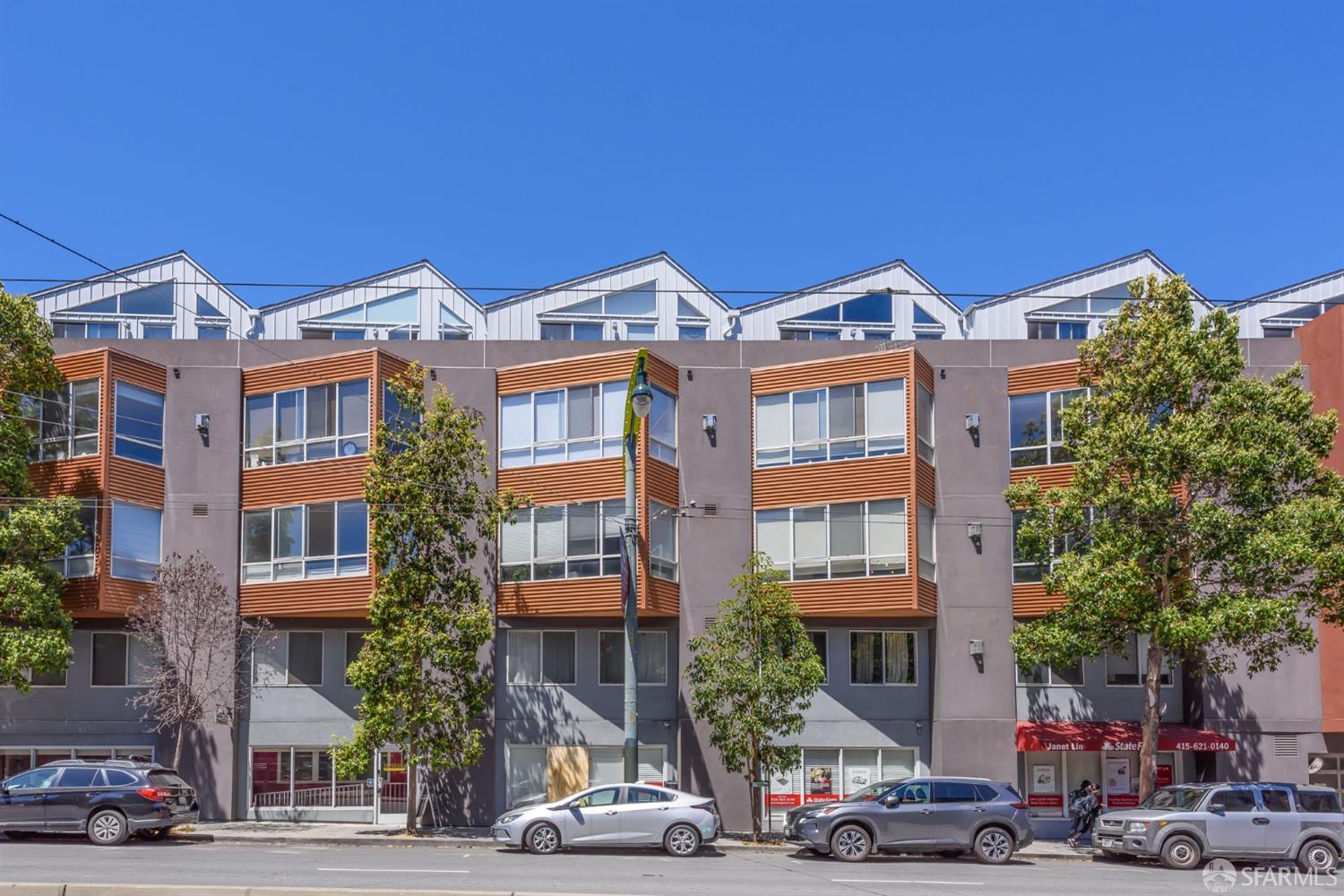 638 19th Street Unit: 8