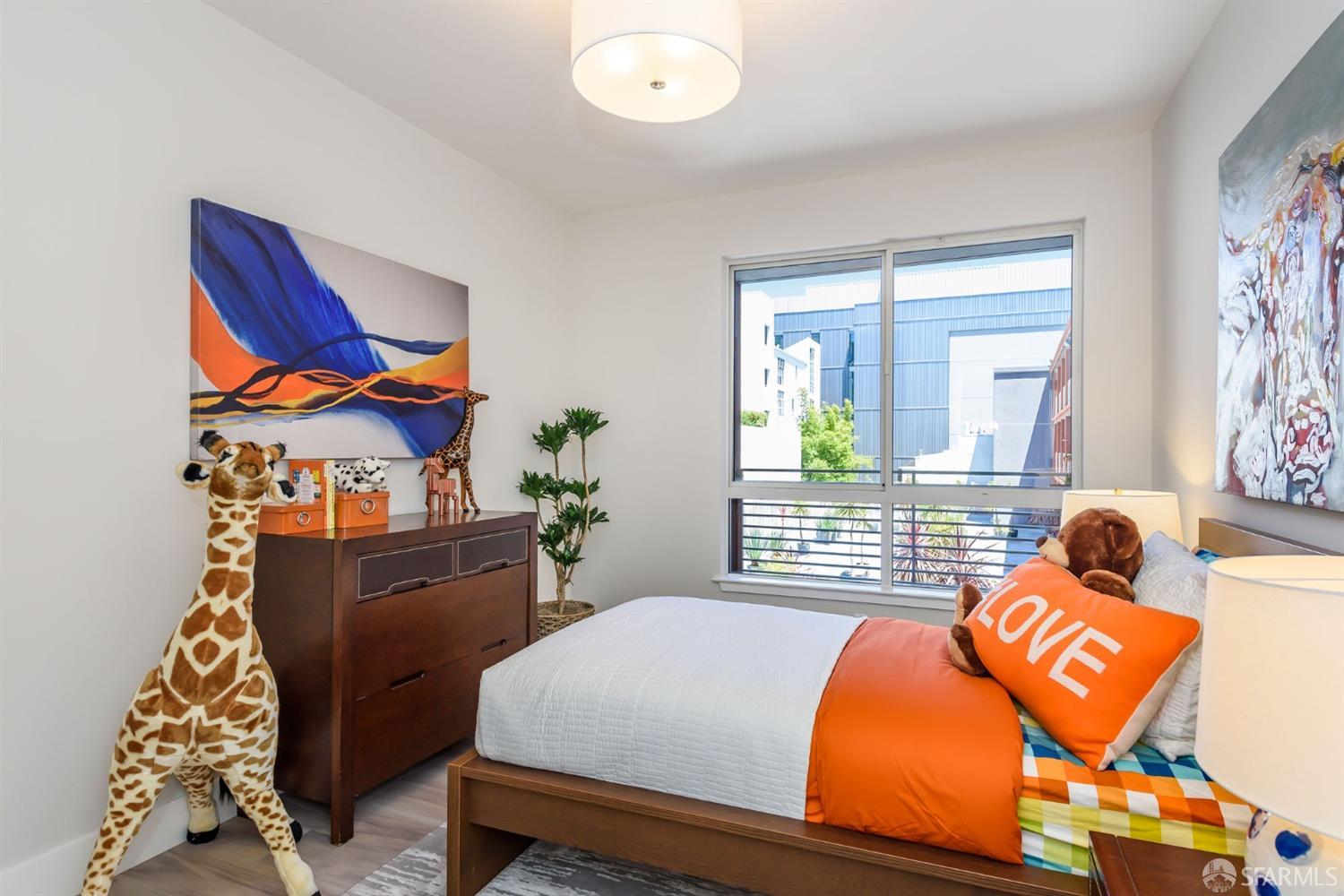 638 19th Street Unit: 8