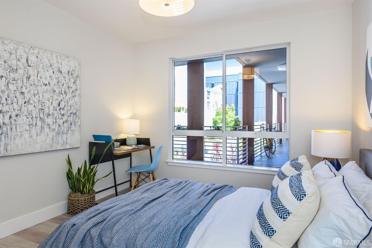 638 19th Street Unit: 8