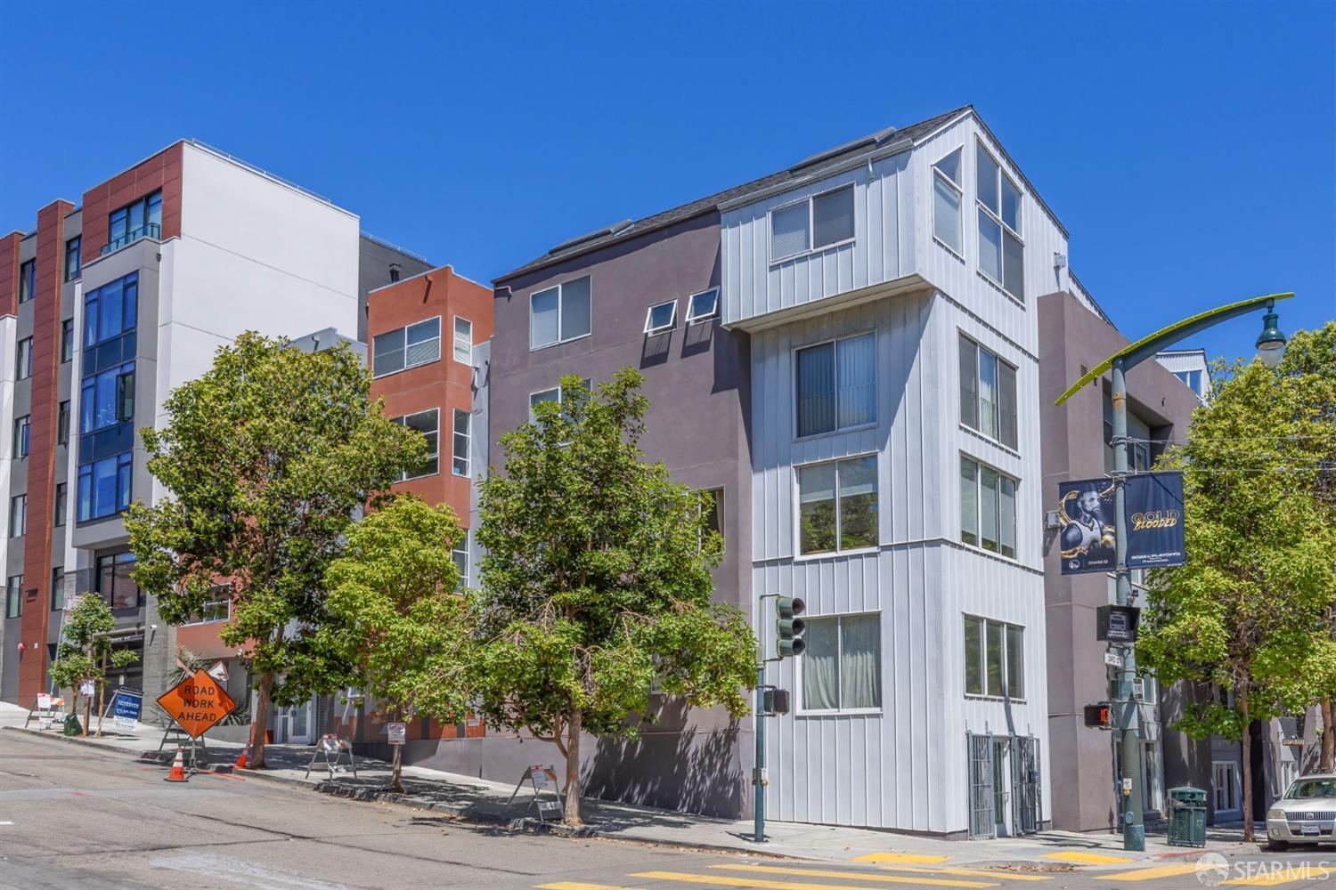 638 19th Street Unit: 8