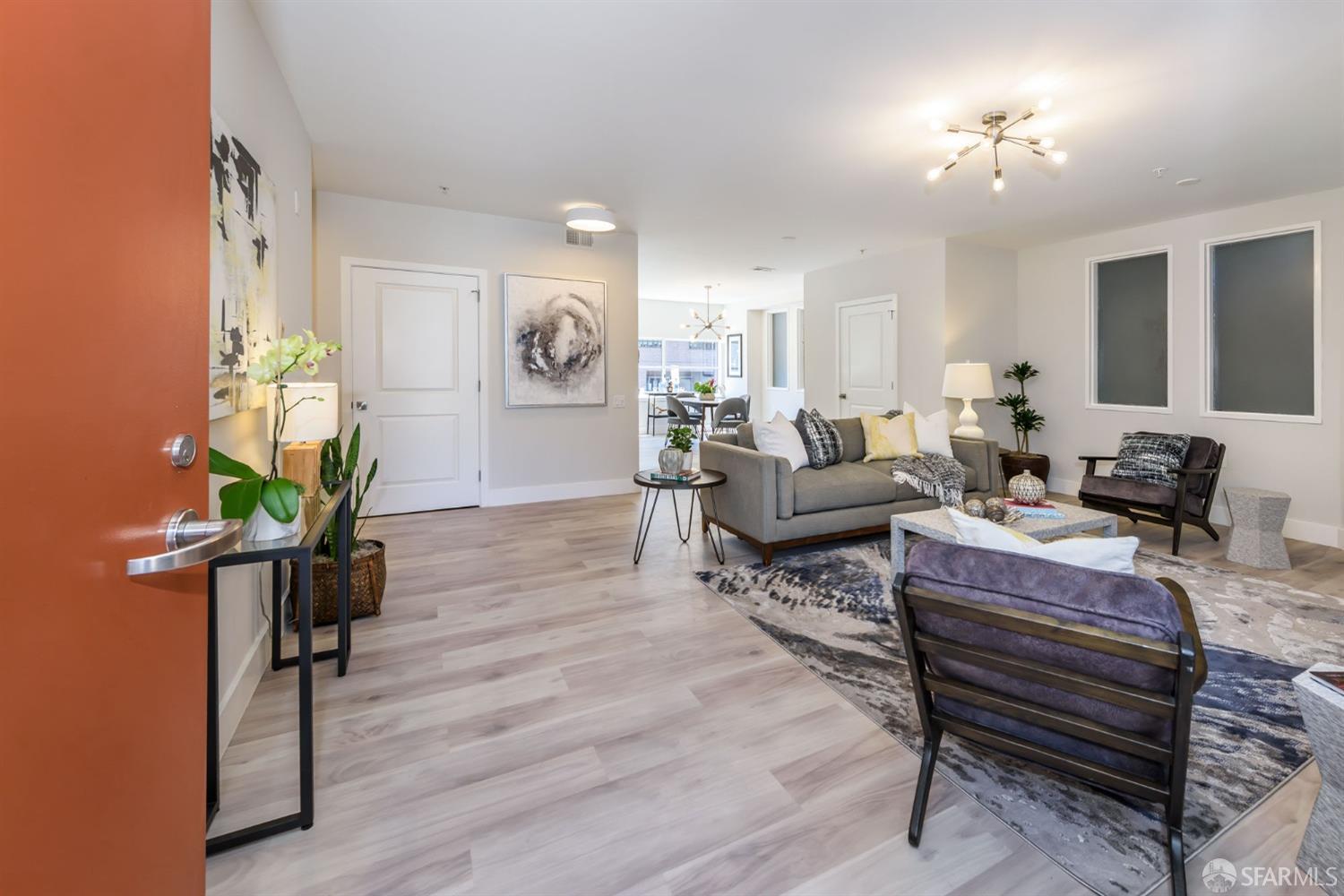 638 19th Street Unit: 8