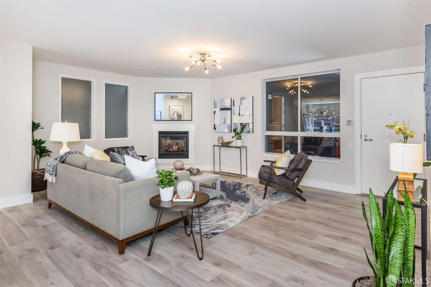 638 19th Street Unit: 8