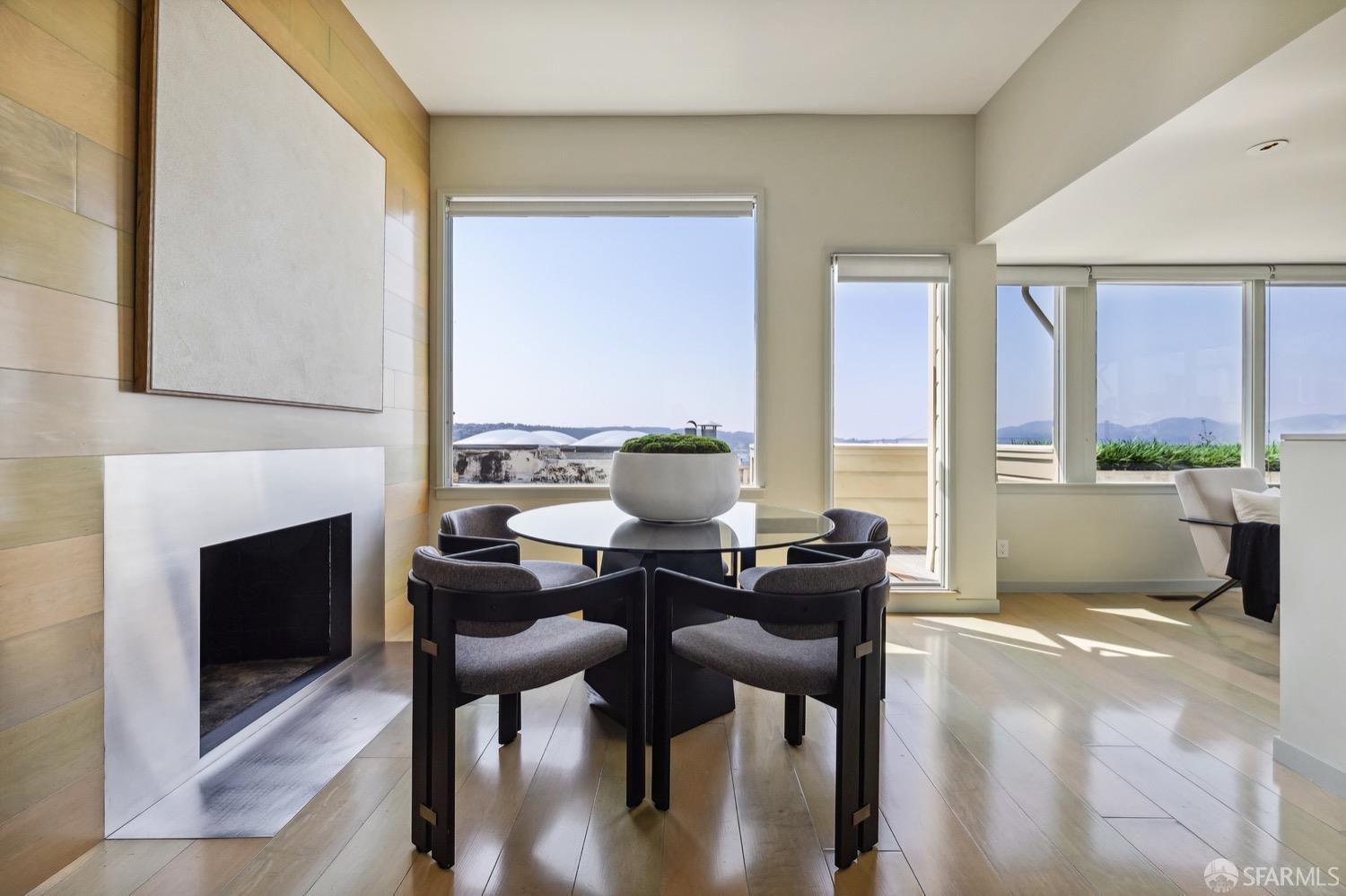 1234 Lombard Street Unit: 4