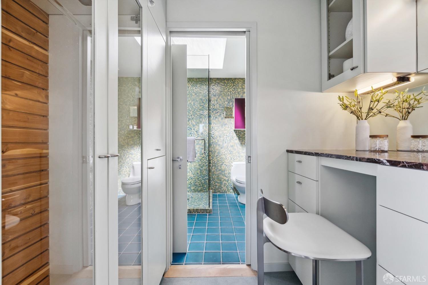 1234 Lombard Street Unit: 4