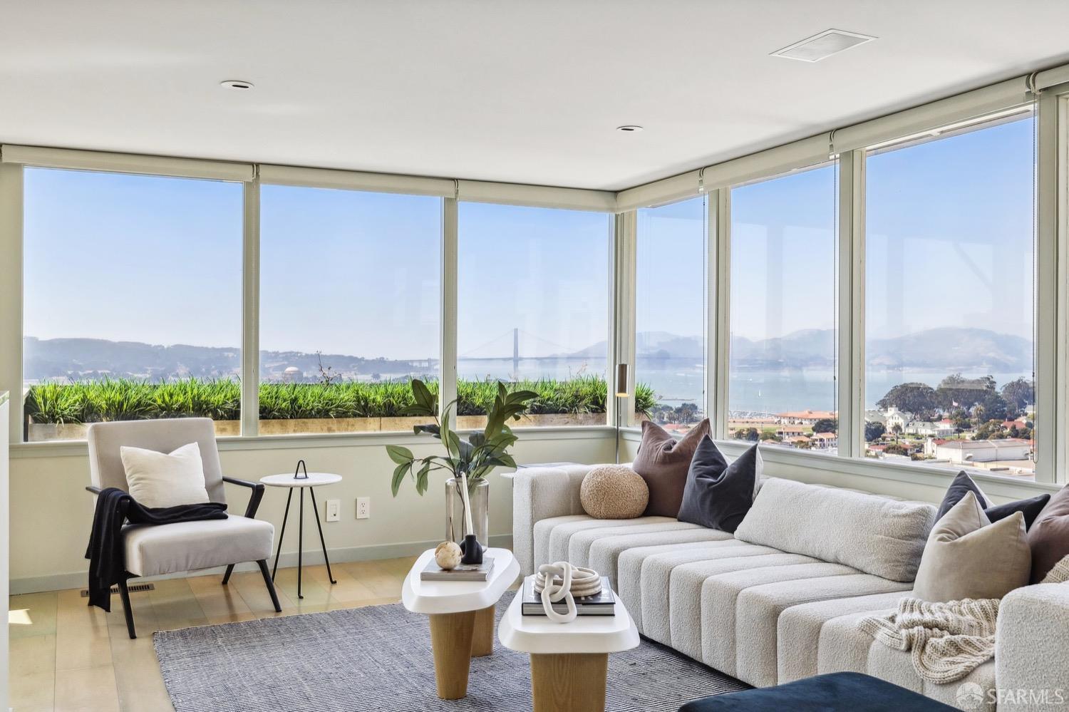 1234 Lombard Street Unit: 4