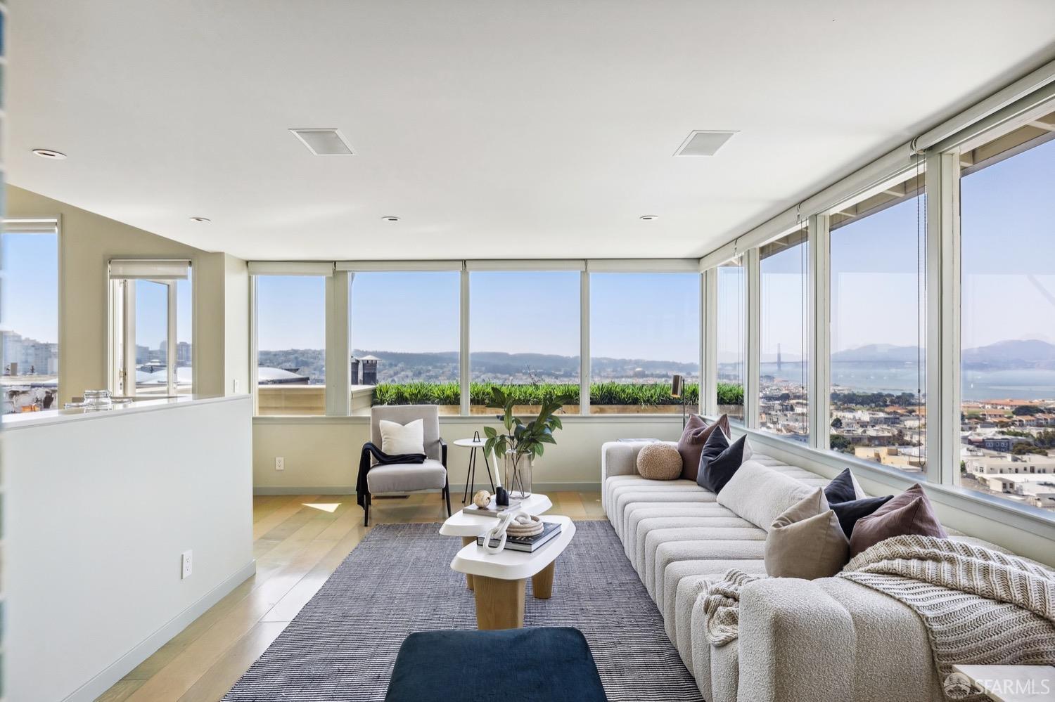 1234 Lombard Street Unit: 4