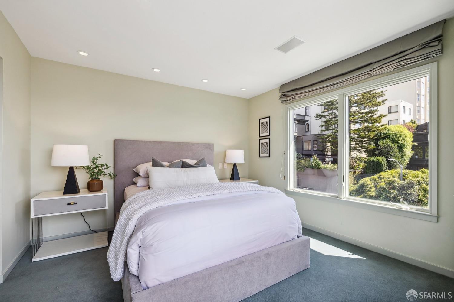 1234 Lombard Street Unit: 4