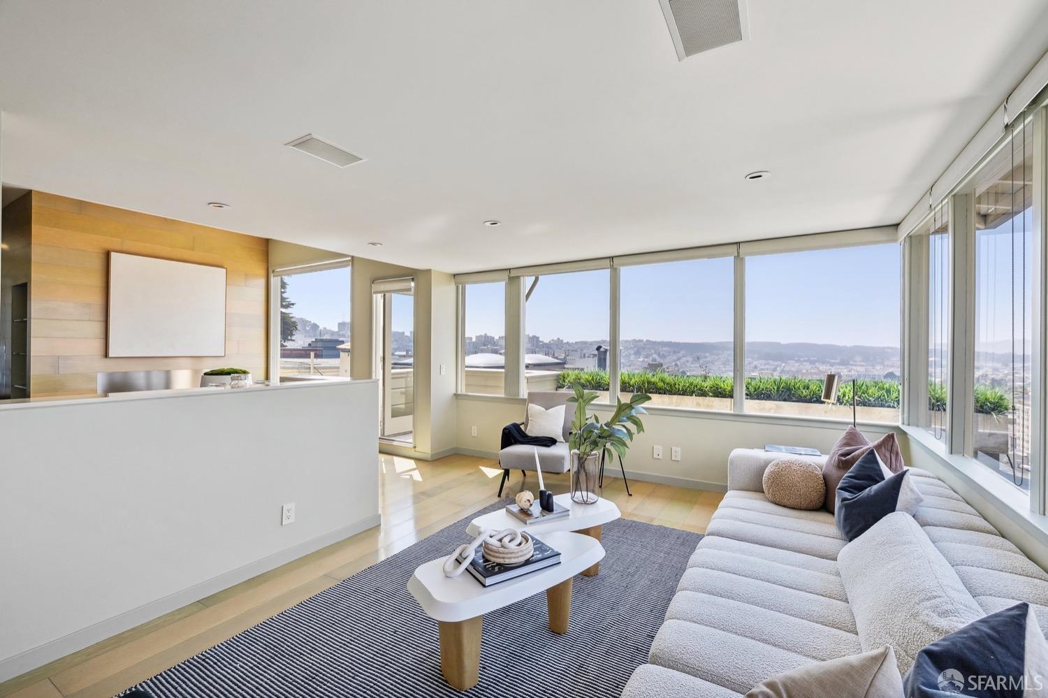 1234 Lombard Street Unit: 4