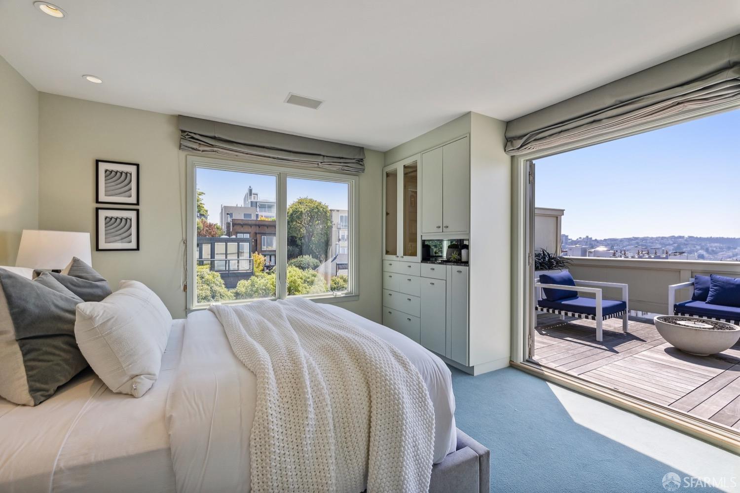 1234 Lombard Street Unit: 4