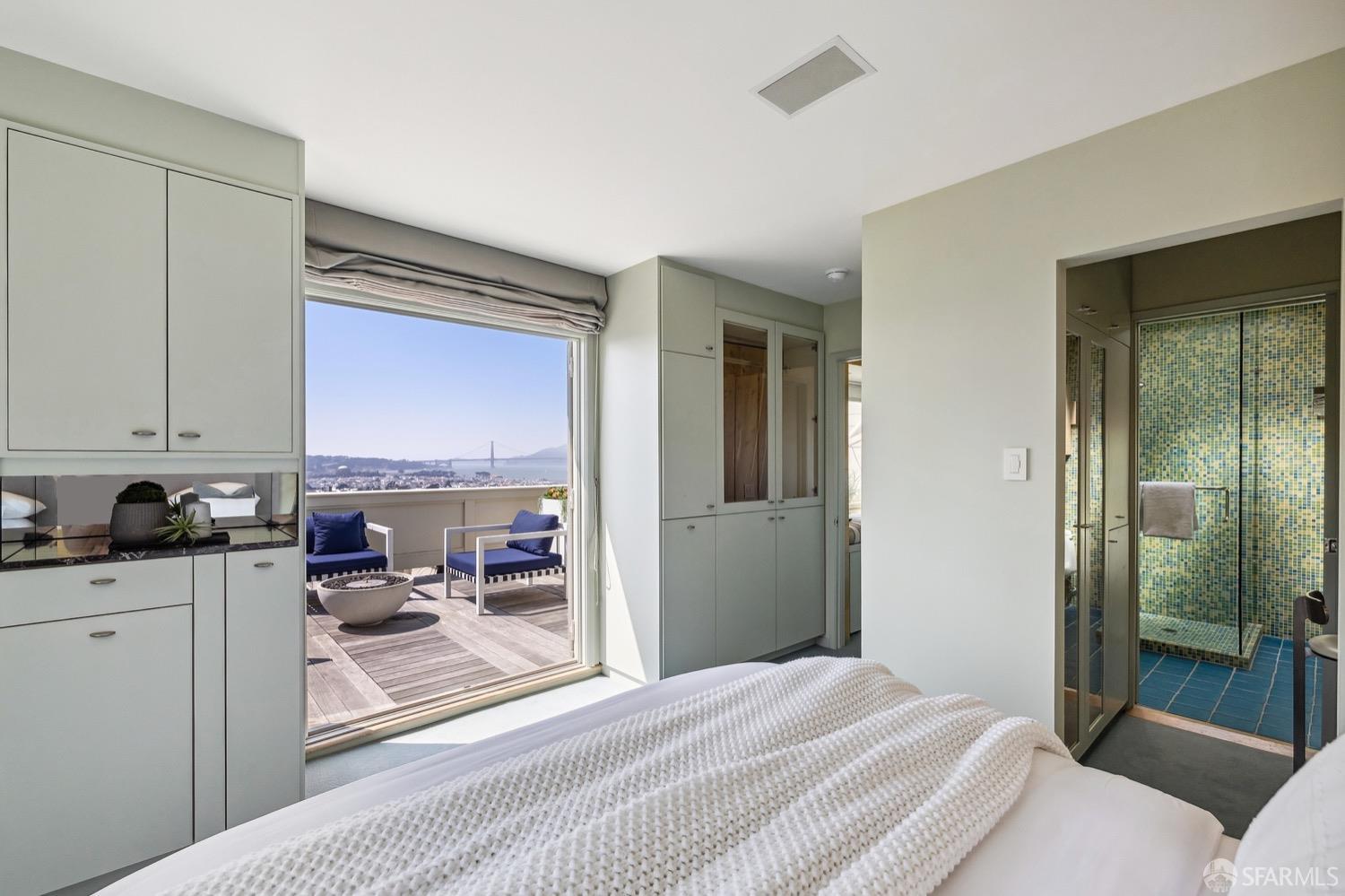 1234 Lombard Street Unit: 4