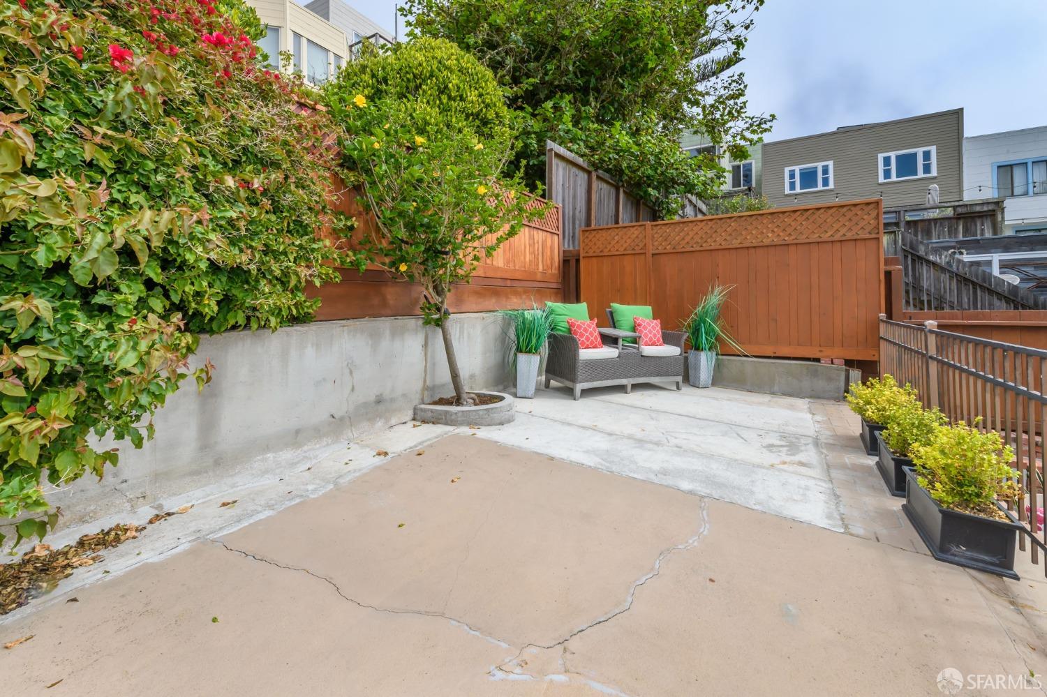 466 Point Lobos Avenue