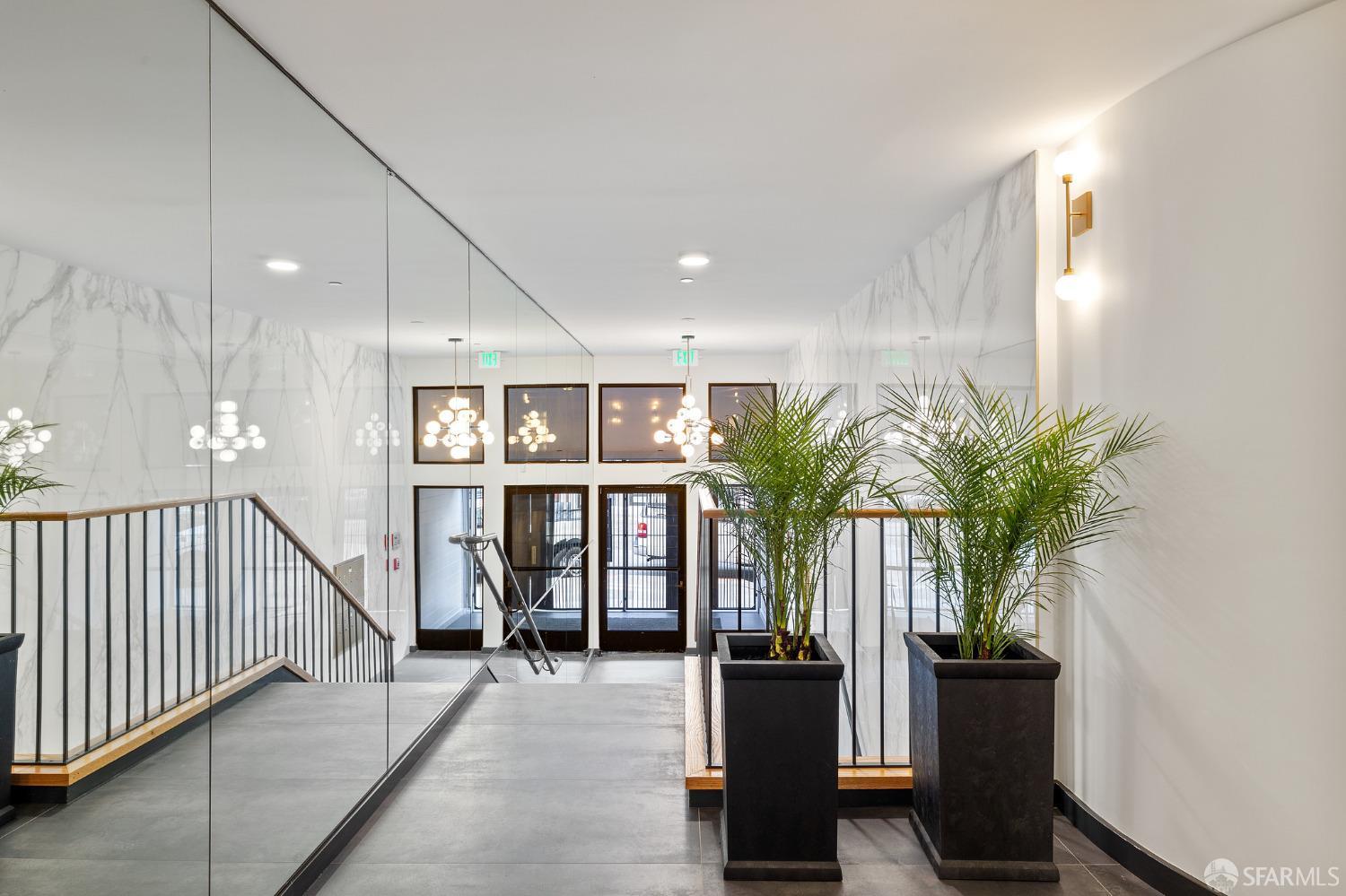1624 Larkin Street Unit: 8