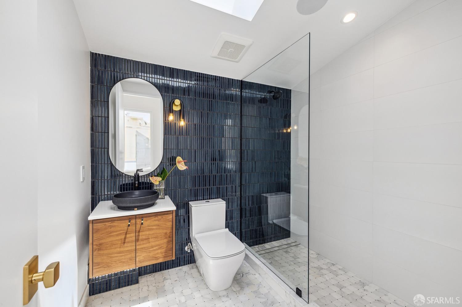 3456 Sacramento Street Unit: 5